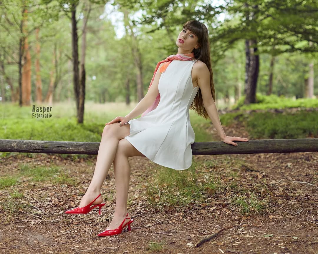 she is a lady in waiting mellia.s official kasperfotografie